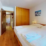 Crest Alta B15 Apartmán